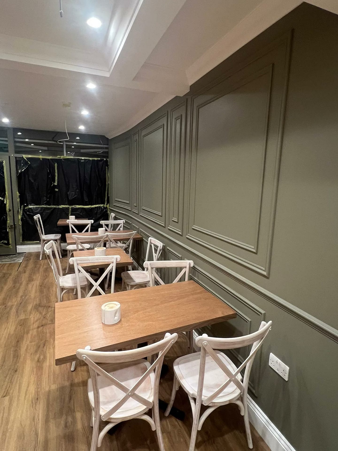 Café & Deli